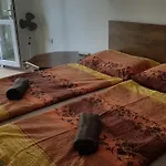 Szatmari Vendeghaz 3*